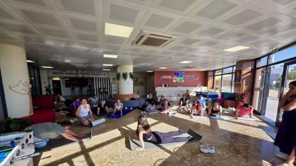 İzmirli gençler için yoga saati