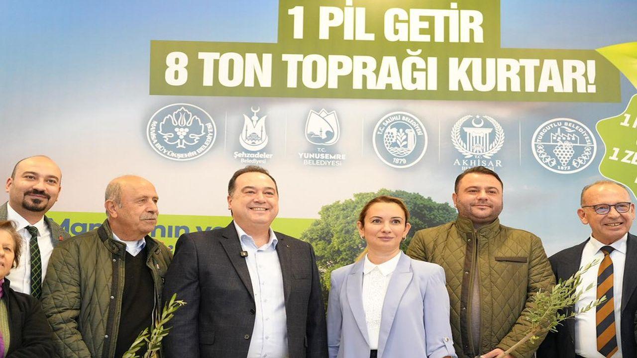 Manisa’da Atık Pil Getirene Zeytin Fidanı Hediye