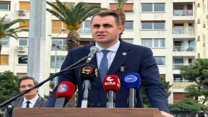 Öğretmeni yok sayan hiçbir iktidar ayakta kalamaz