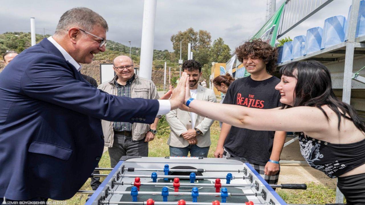 Gençlerin enerjisi İzmir'i dönüştürüyor