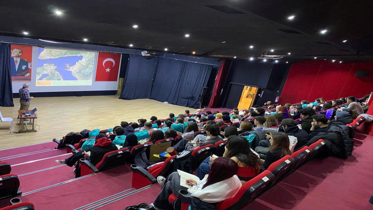 “İTÜ’lü Öğrenciler Ayvalık’ta Geleceğin Mimarisini Gösteriyor”