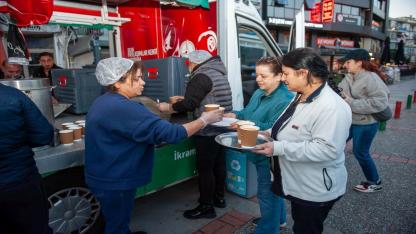 Karşıyaka’da Çorba ikramı başladı