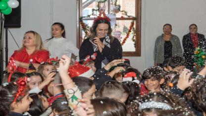 Yuvamız İzmirli çocuklara yeni yıl sürprizi