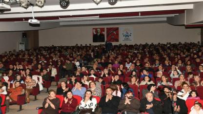 Çiğli’de Türkü Rüzgarı: “Sazımız Elimizde, Türküler Dilimizde”