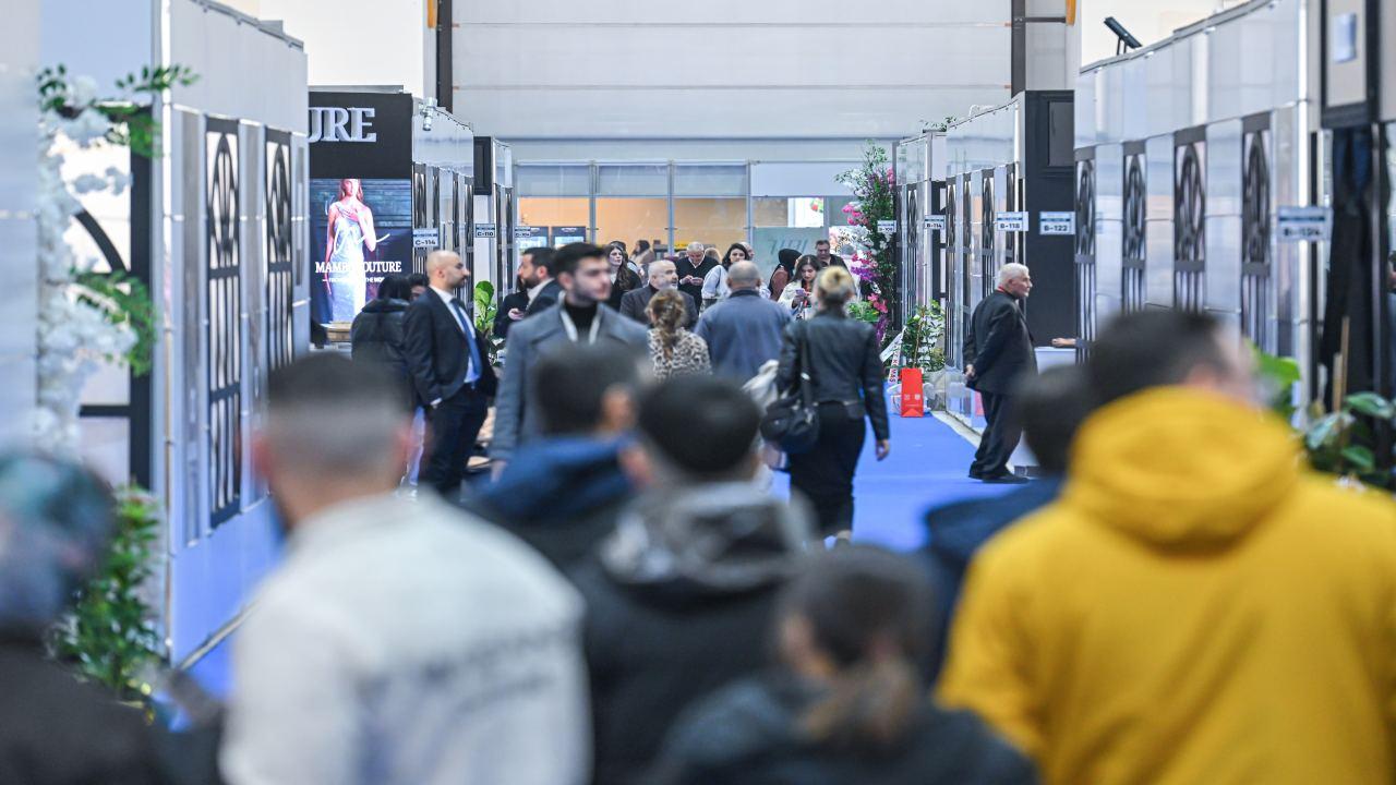 IF Wedding Fashion İzmir’de 2027 tasarımları podyuma çıktı