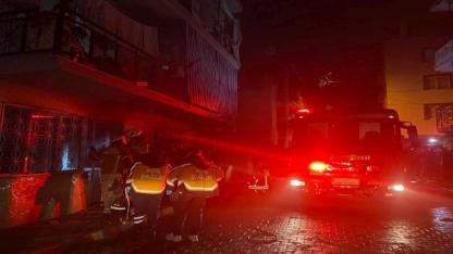 İzmir İtfaiyesi Buca'da yangına müdahale etti