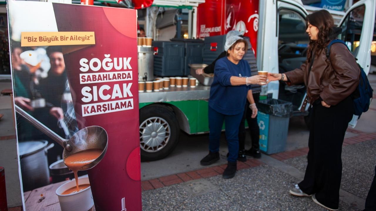 Karşıyaka’da 15 bin kişiye sıcak çorba ikramı