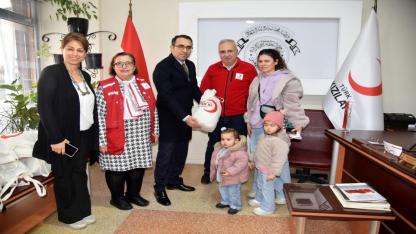 Kızılay, Menemen'de iyiliği ilmek ilmek ördü