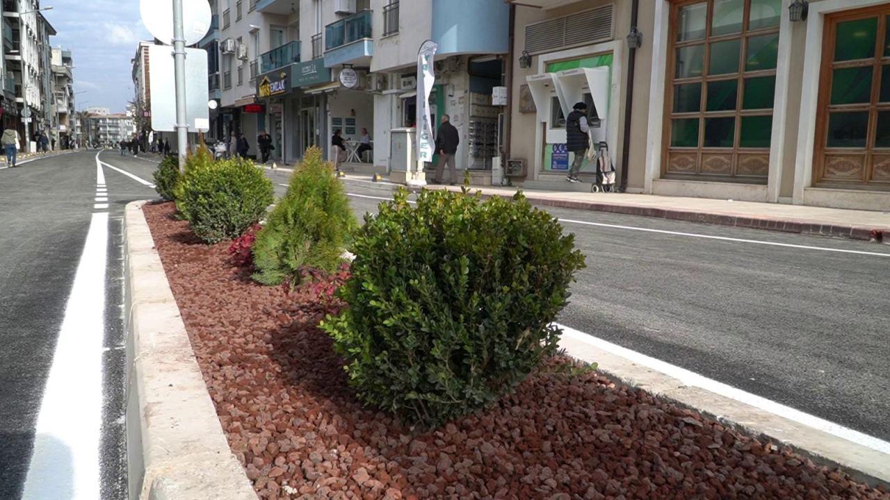 Seferihisar Şehit General Temel Cingöz Caddesi yenilendi