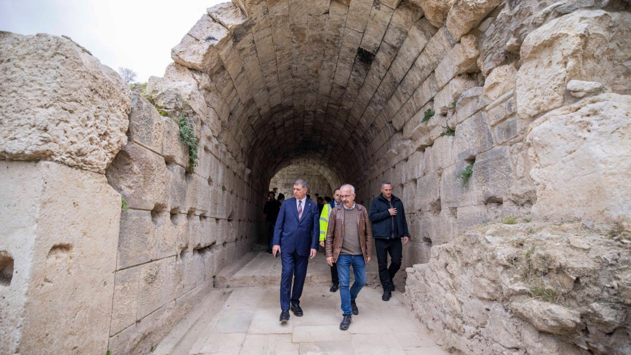 Tarihe yol açılıyor