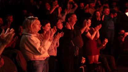 İzmir Şehir Tiyatroları’ndan görkemli prömiyer