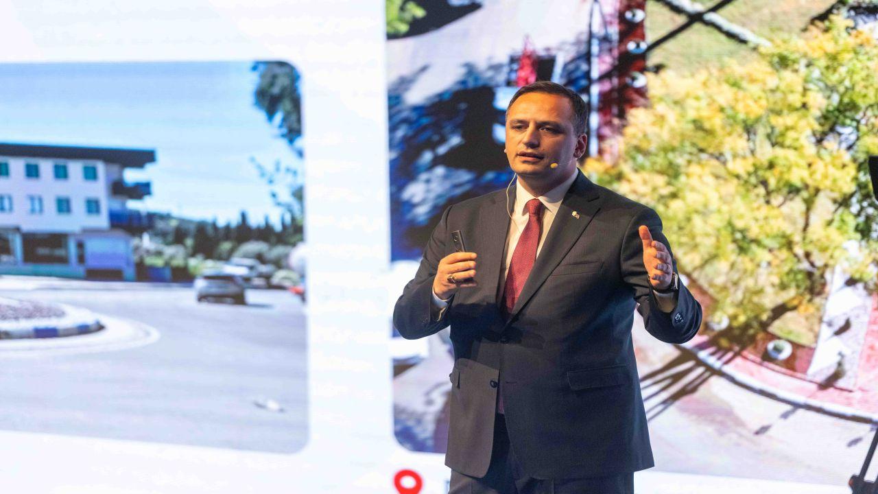 66 dakikalık sunum, dakikalarca ayakta alkış