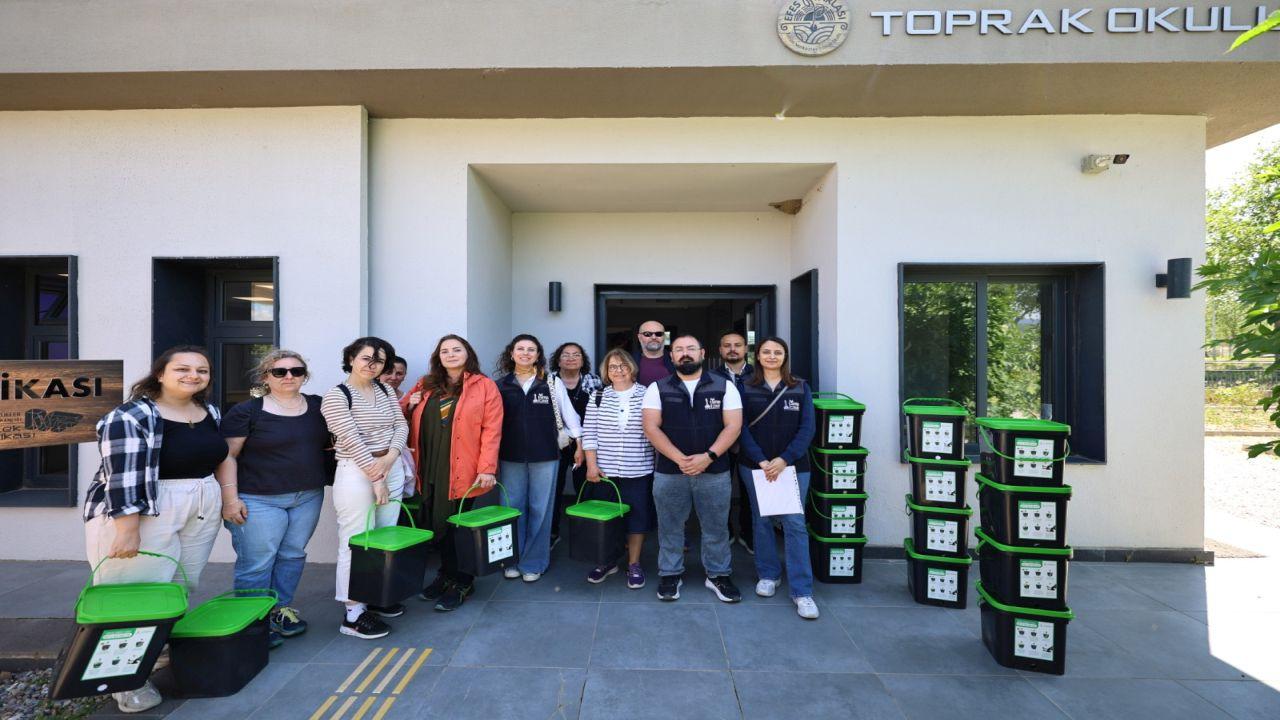 Efes tarlası yaşam köyü’nde bokaşi ev tipi kompost eğitimi düzenlendi